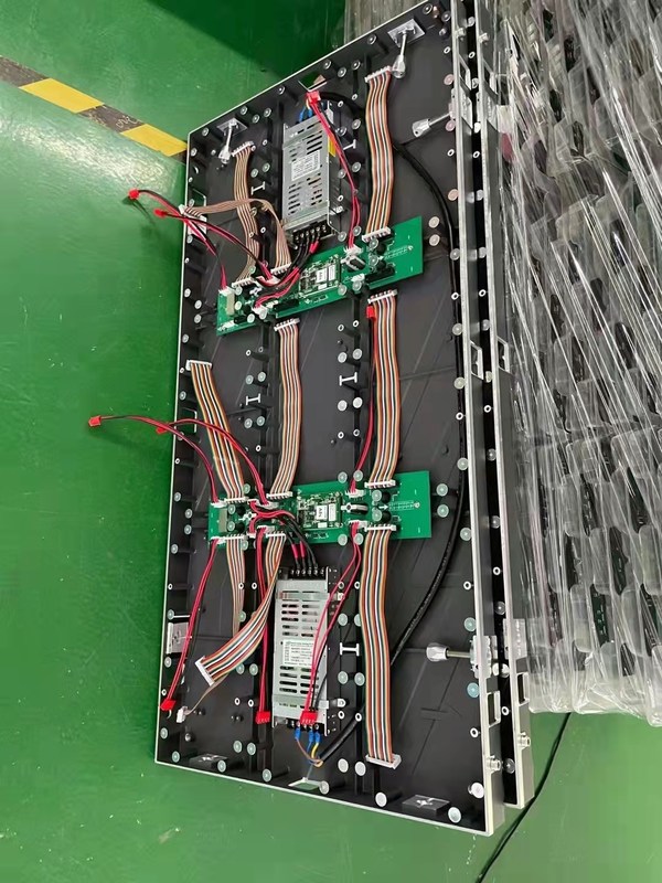 Πολλαπλή σκηνή εσωτερική οθόνη LED 1200cd/sqm για εκκλησιαστική σκηνή