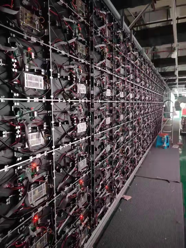 Πολλαπλή σκηνή εσωτερική οθόνη LED 1200cd/sqm για εκκλησιαστική σκηνή