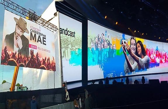 Εξωτερική ευέλικτη οθόνη LED οθόνης 4mm Pixel Pitch Πολυχρωματική