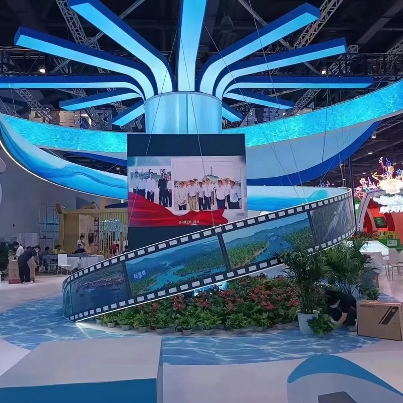 Στρογγυλή λεπτή ευέλικτη οθόνη οθόνης LED P1.8 P2 P2.5 P3 πλήρες χρώμα